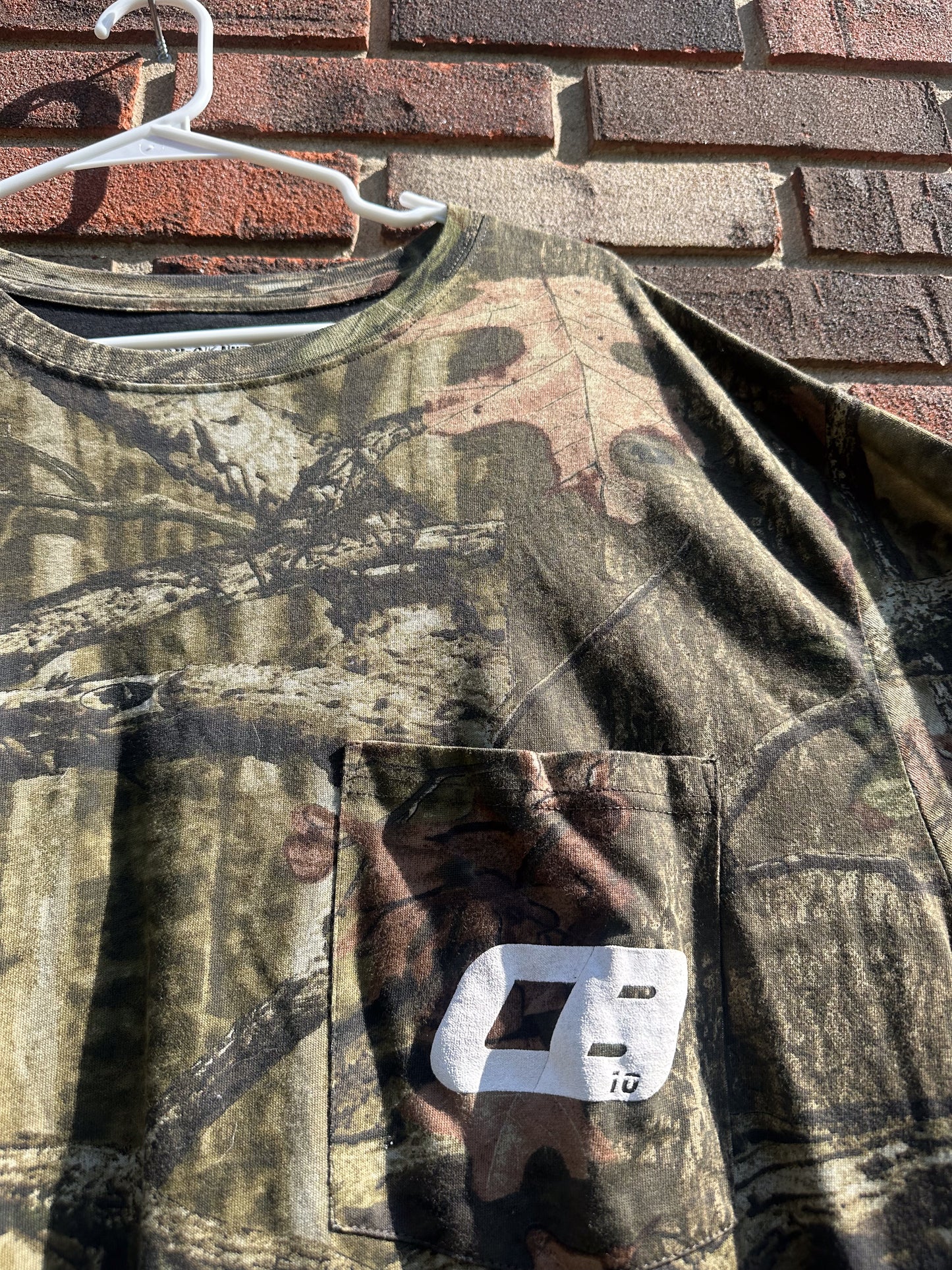 "CB10" Camo pocket tee