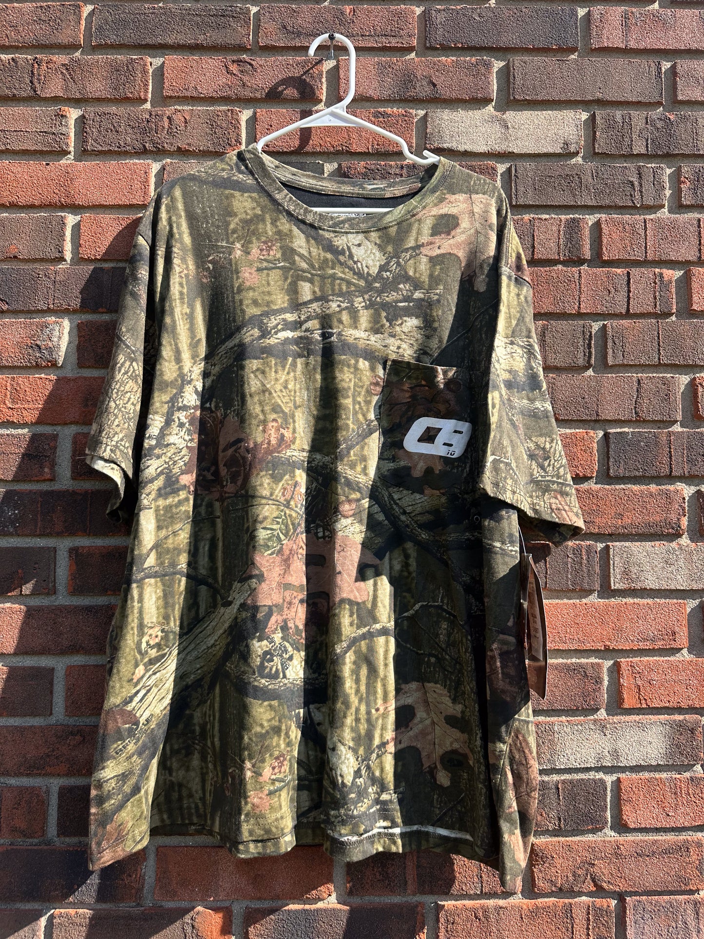 "CB10" Camo pocket tee