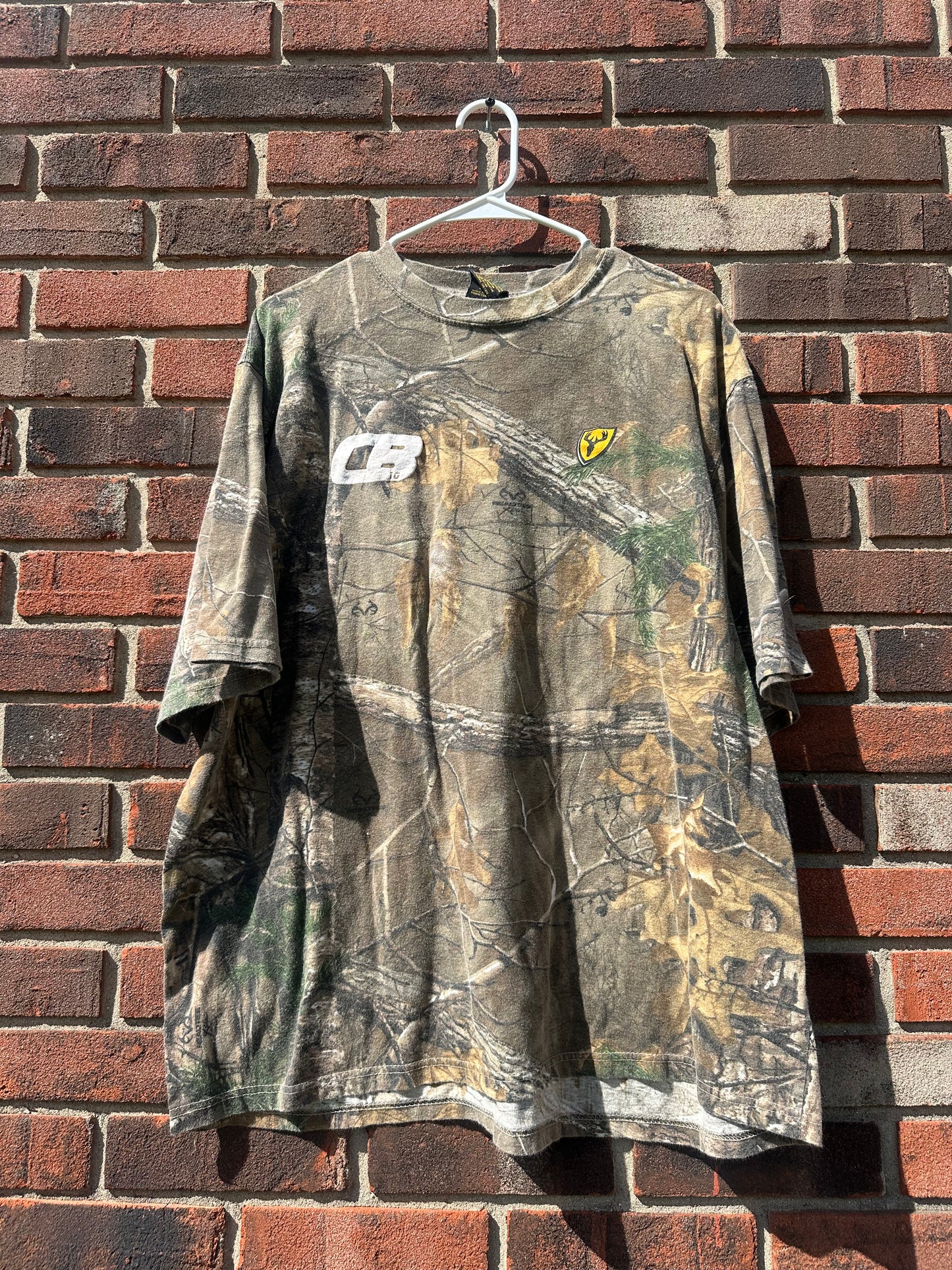 "CB10" Minimalist pocket logo tee